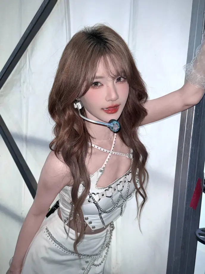 天猫APP界面示意图